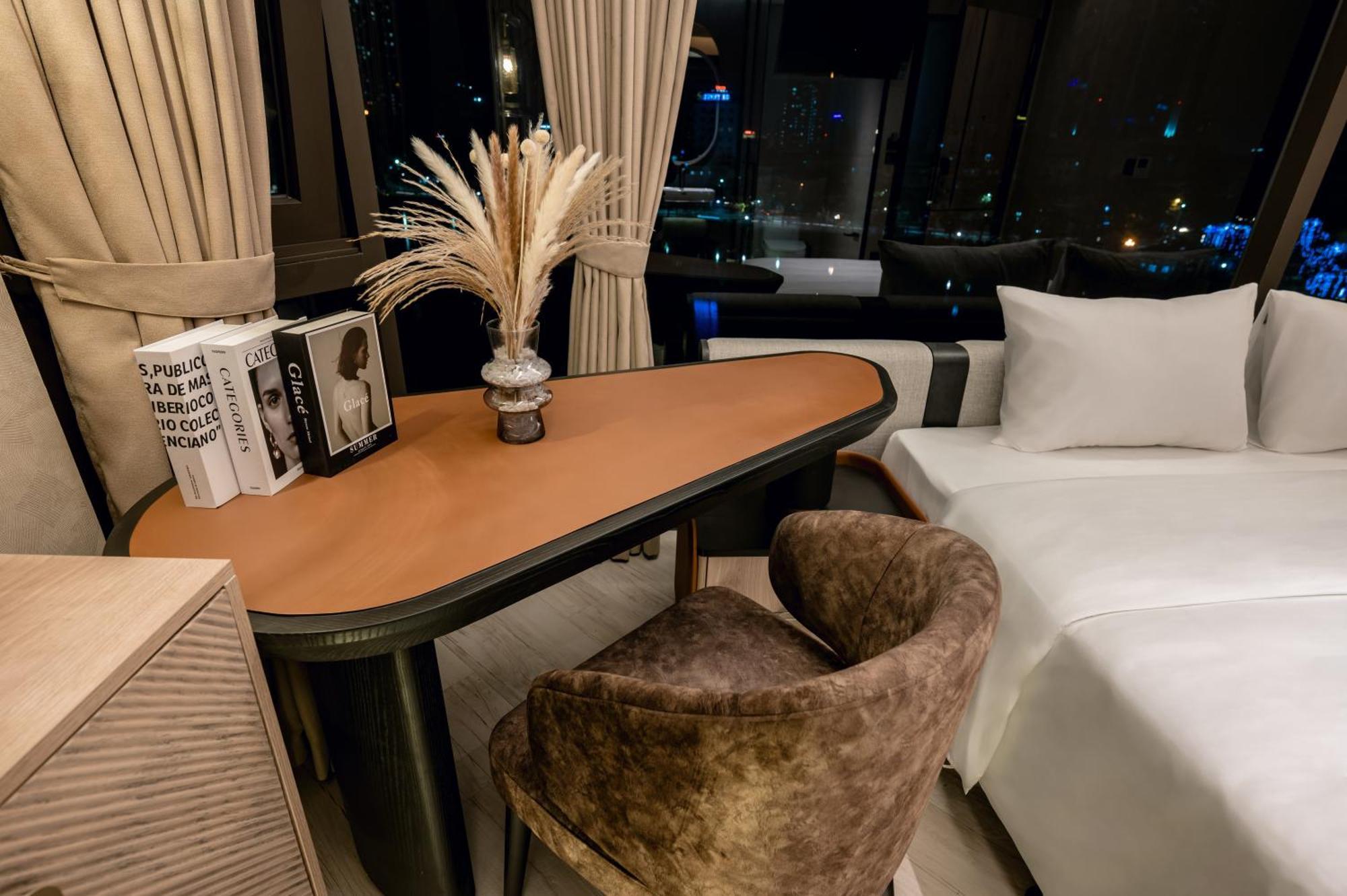 Hotel Irest Signature Ba Dinh Lakeside 3*