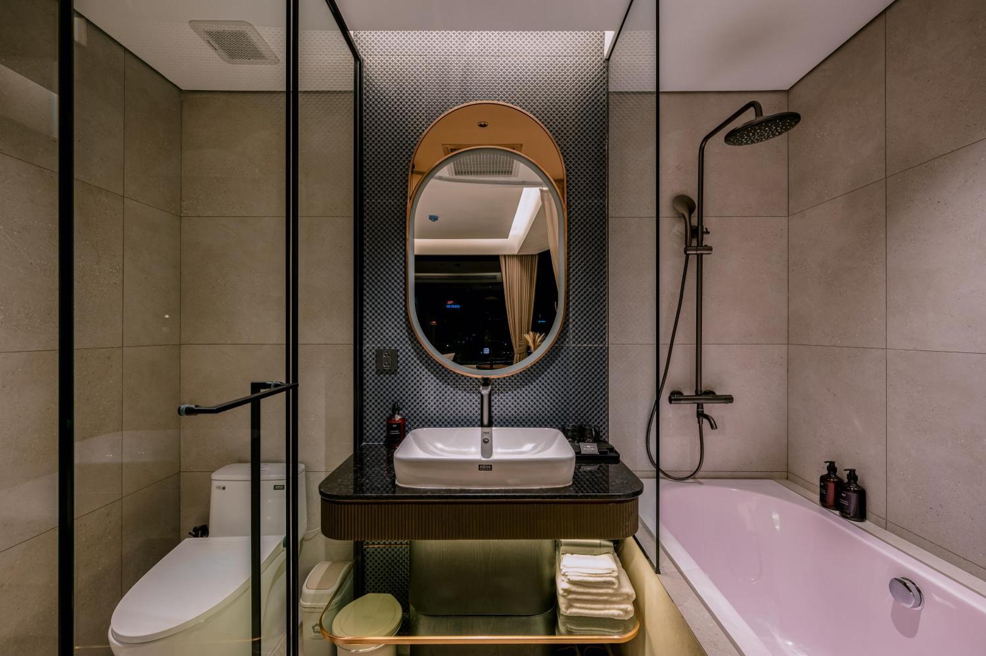 Irest Signature Ba Dinh Lakeside Hotel Hanoi