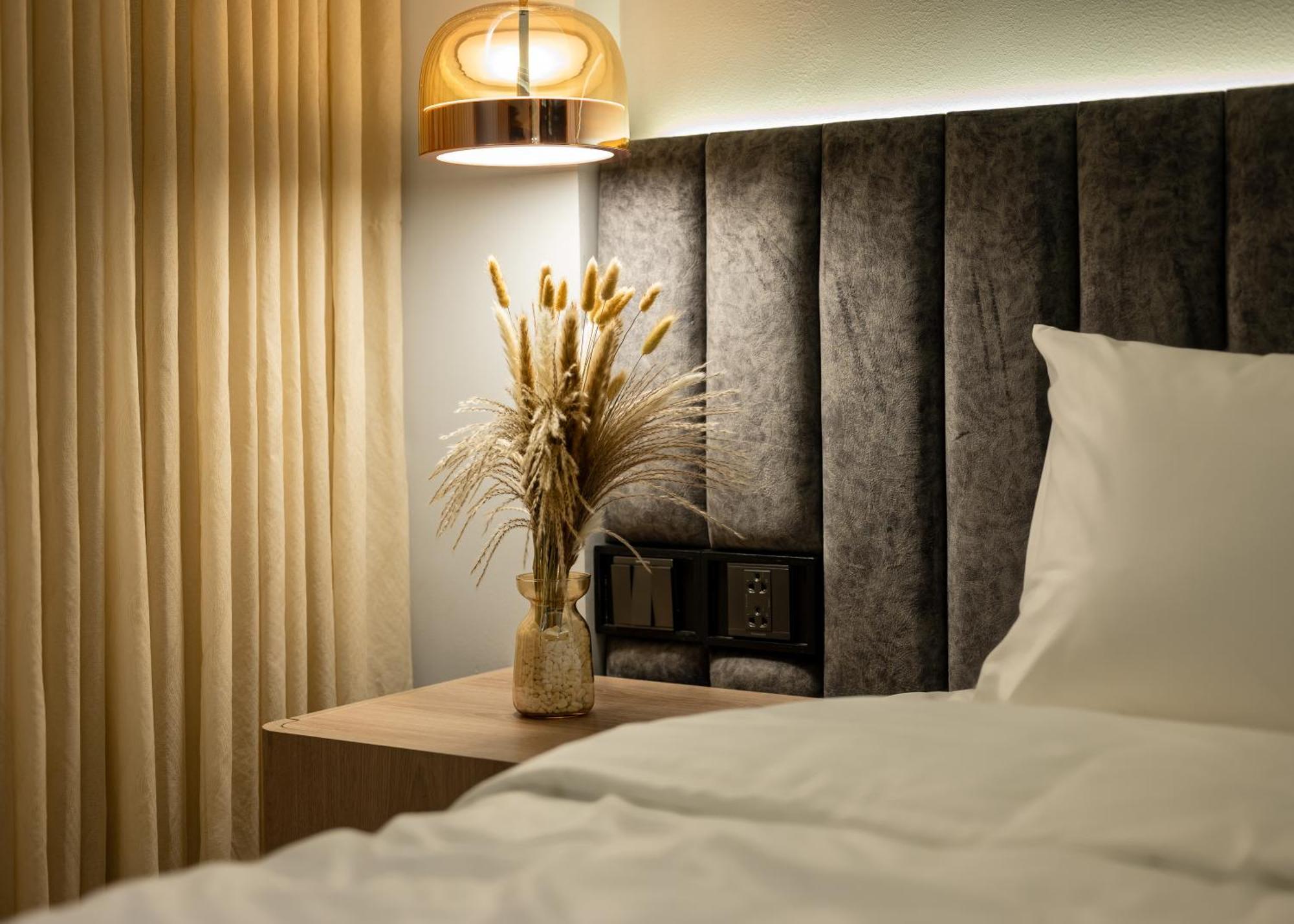 Irest Signature Ba Dinh Lakeside 3*