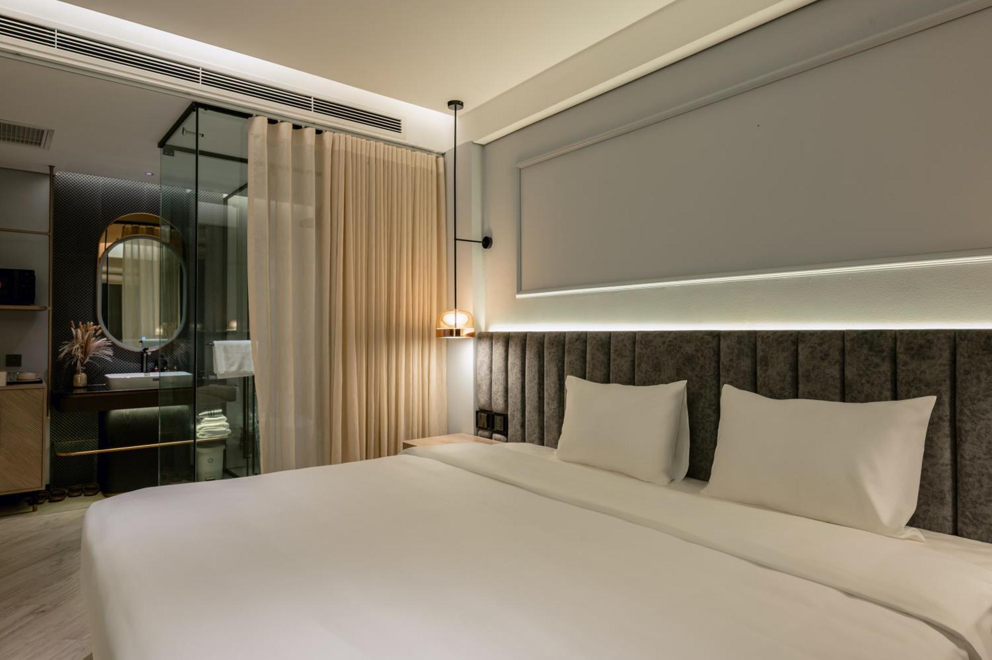 Irest Signature Ba Dinh Lakeside Hanoi