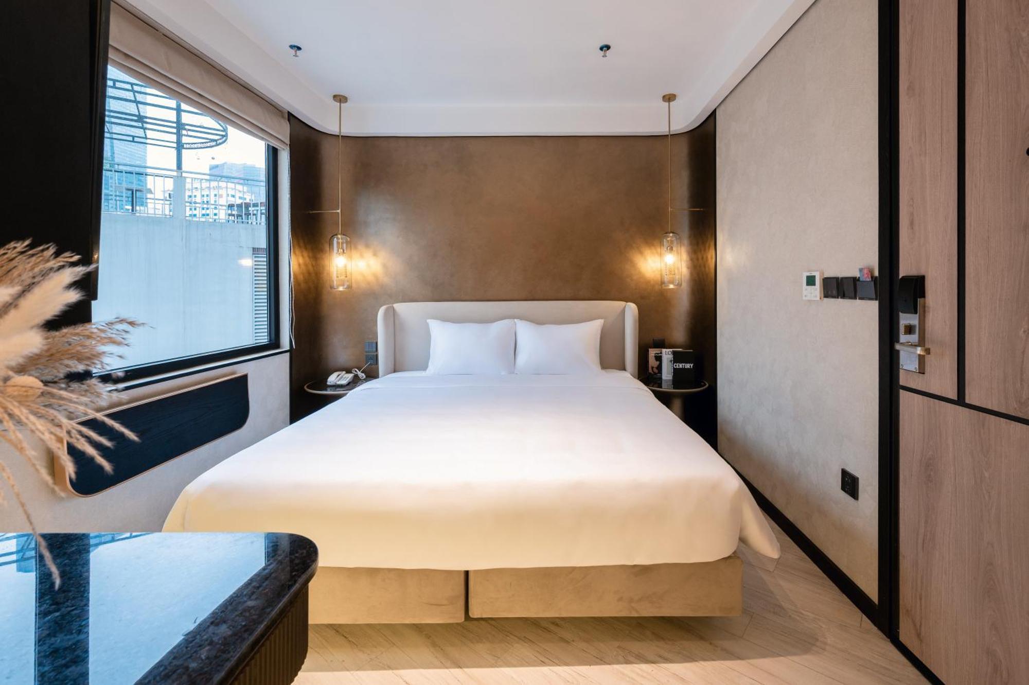 Hotel Irest Signature Ba Dinh Lakeside 3*