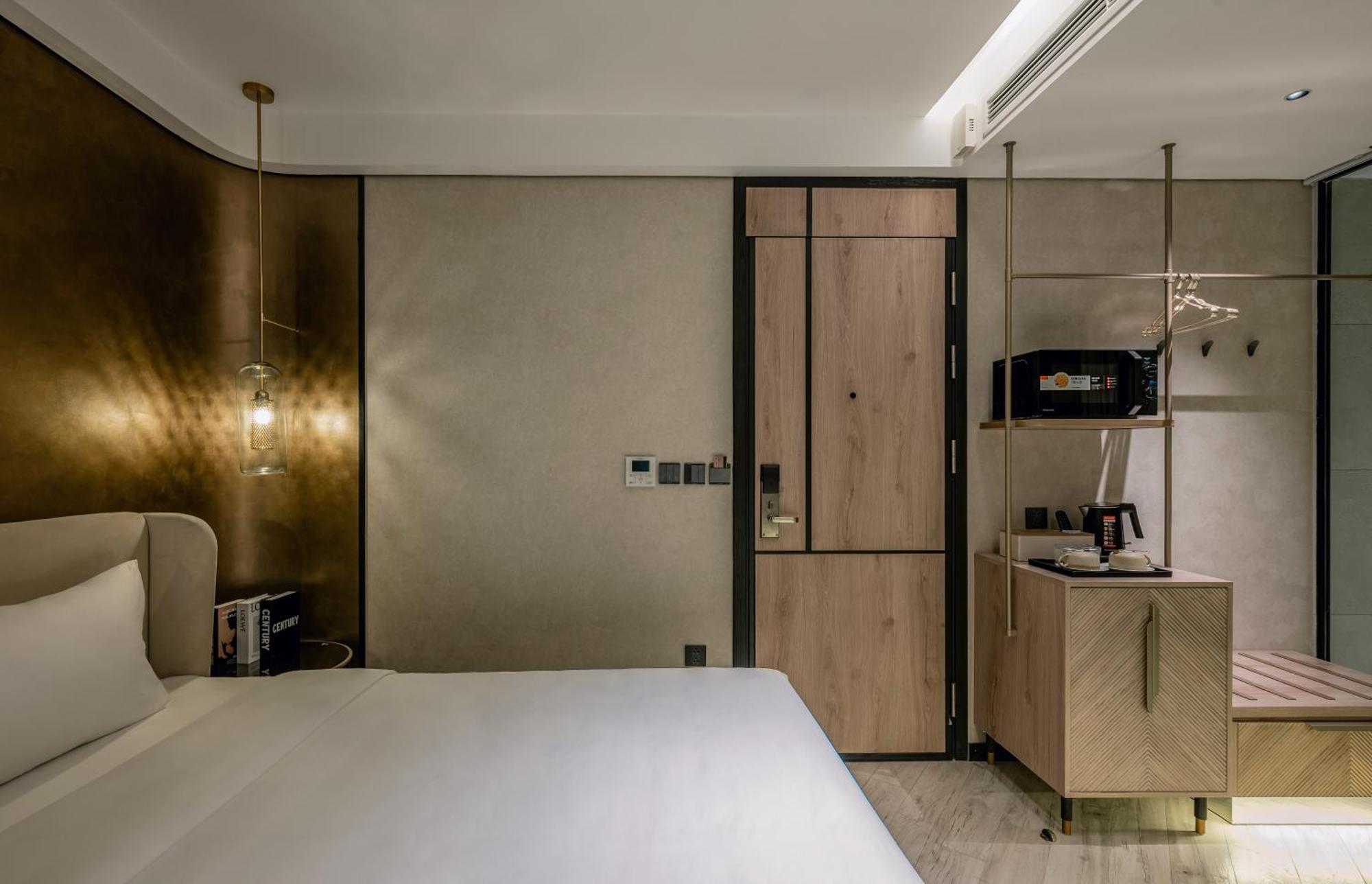 Irest Signature Ba Dinh Lakeside Hanoi